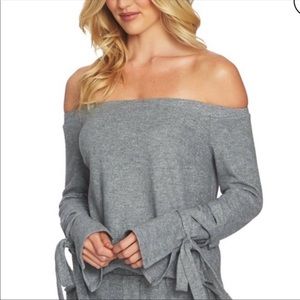🎄 1 State• Off Shoulder Tie Sleeve Knit • S